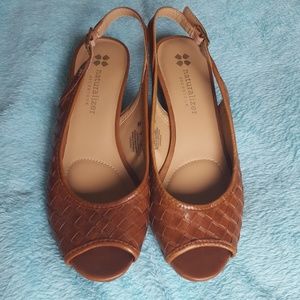 Naturalizer leather open toe shoes